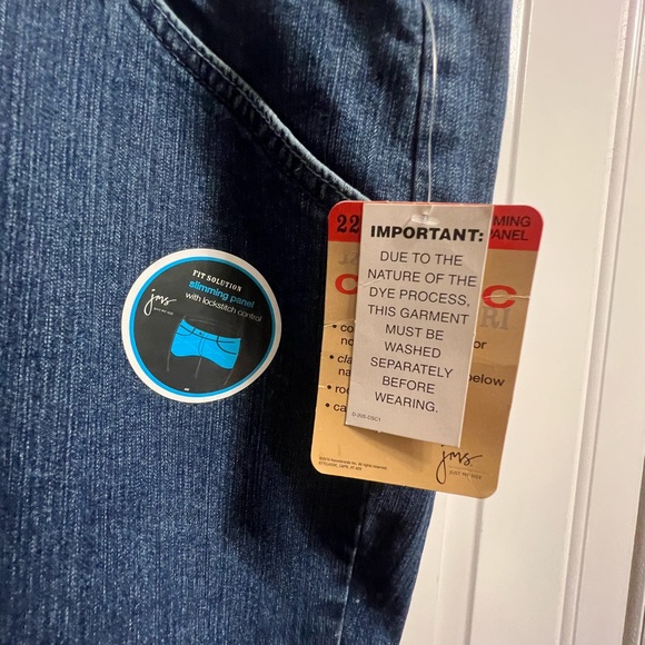 NWT JMS capris - Picture 3 of 5